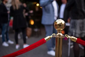 Photo d'un cordon rouge pour les VIP